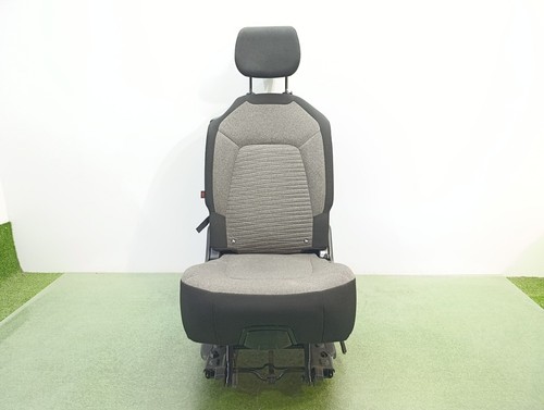 1610439680 sitz hinten rechts